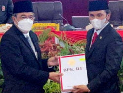 Ketua DPRD Provinsi Jambi Edi Purwanto Pimpin Rapat Paripurna Penyerahan LHP BPK RI