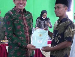 MFA Serahkan sertifikat PTSL Kepada Masyarakat Kecamatan Muara Bulian
