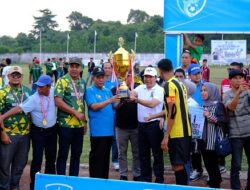 Wagub Sani Tutup Turnamen Sepak Bola Gubernur Cup Tahun 2024