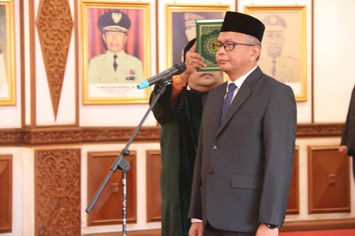 Gubernur Al Haris Lantik Hairul Suhairi Jadi Dirut Bank Jambi