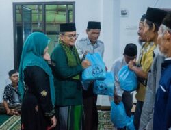 H Maulana Bagikan Puluhan Paket Sembako dan Satu Unit Mobil Ambulans untuk Warga Talang Gulo