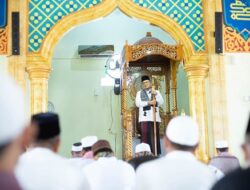 H Maulana Jadi Imam dan Khatib Jumat di Masjid Istiqomah Penyengat Rendah