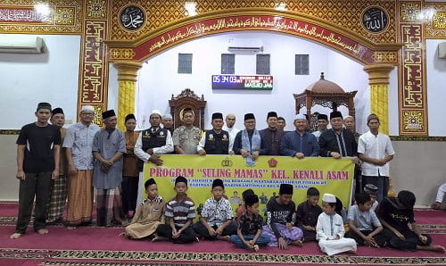 Jaga Silaturahmi H Maulana bersama Forum RT Kota Jambi Sholat Subuh bersama di Masjid Jami'atul Umat