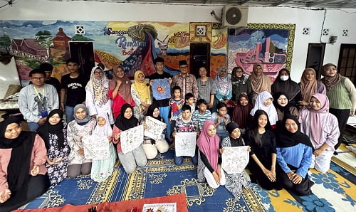 Kebanggaan H Maulana Melihat Kerajinan Tangan Hasil Karya Anak-anak Disabilitas Kota Jambi