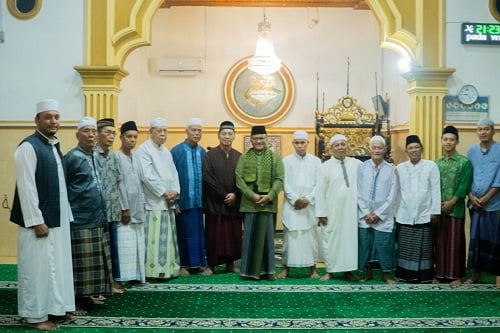 Safari Ramadan H Maulana di Masjid Baitul Mukhlisin Kebun Handil Kota Jambi