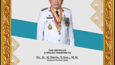 Gubernur Al Haris Raih Penghargaan Top GPR Figure Award 2024